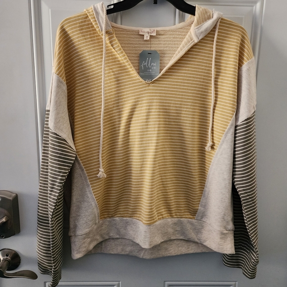 Hem & Thread Colorblock Striped Hoodie - Size Medium - Picture 6 of 12